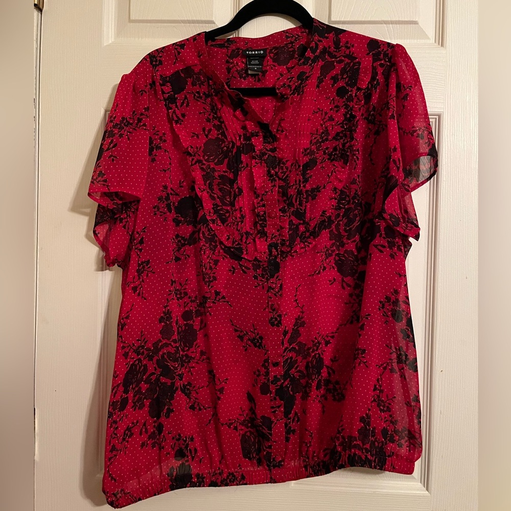 Torrid Red Floral Top Size 2